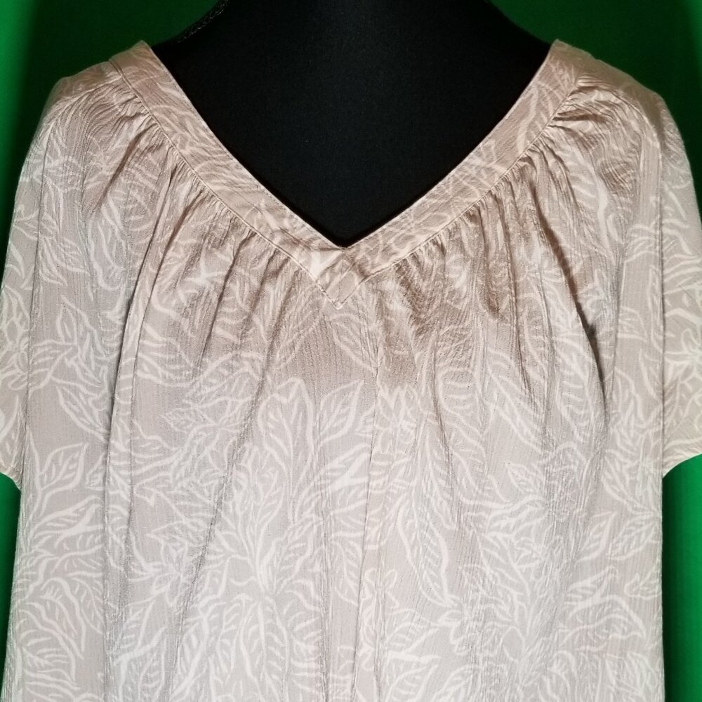 Torrid Tan Floral V-Neck Short Flutter Sleeve Blouse Womens Plus Size 00 Boho - Picture 5 of 7